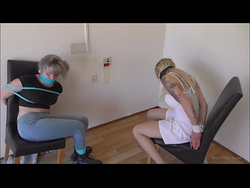 ❤️ Fíkill / bundin og kæfð / stúlka í neyð Frábært klám hjá okkur ❤