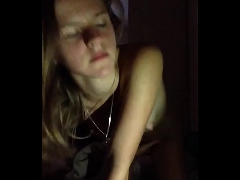 ❤️ Stúlka sjálfsfróar sér og kúrir Frábært klám hjá okkur ❤